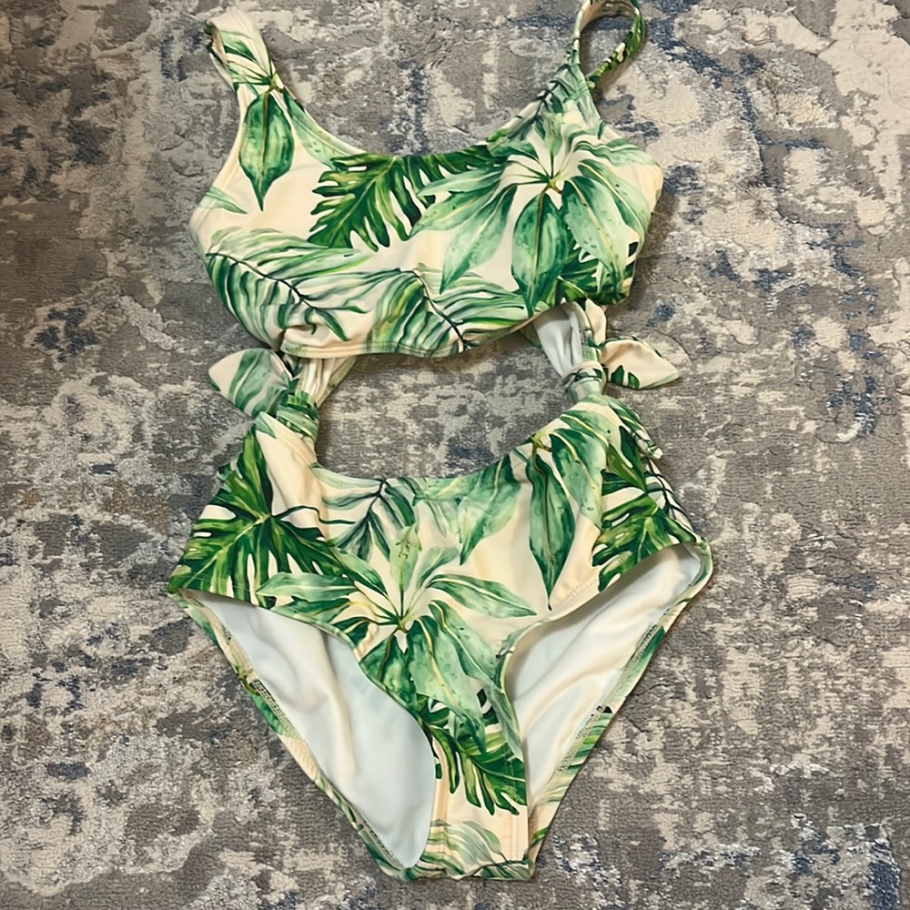 Girls One Piece Swimsuit with Cutouts